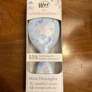 Love Shack Fancy Mini Detangler Brush- Everblooming Rosettes
